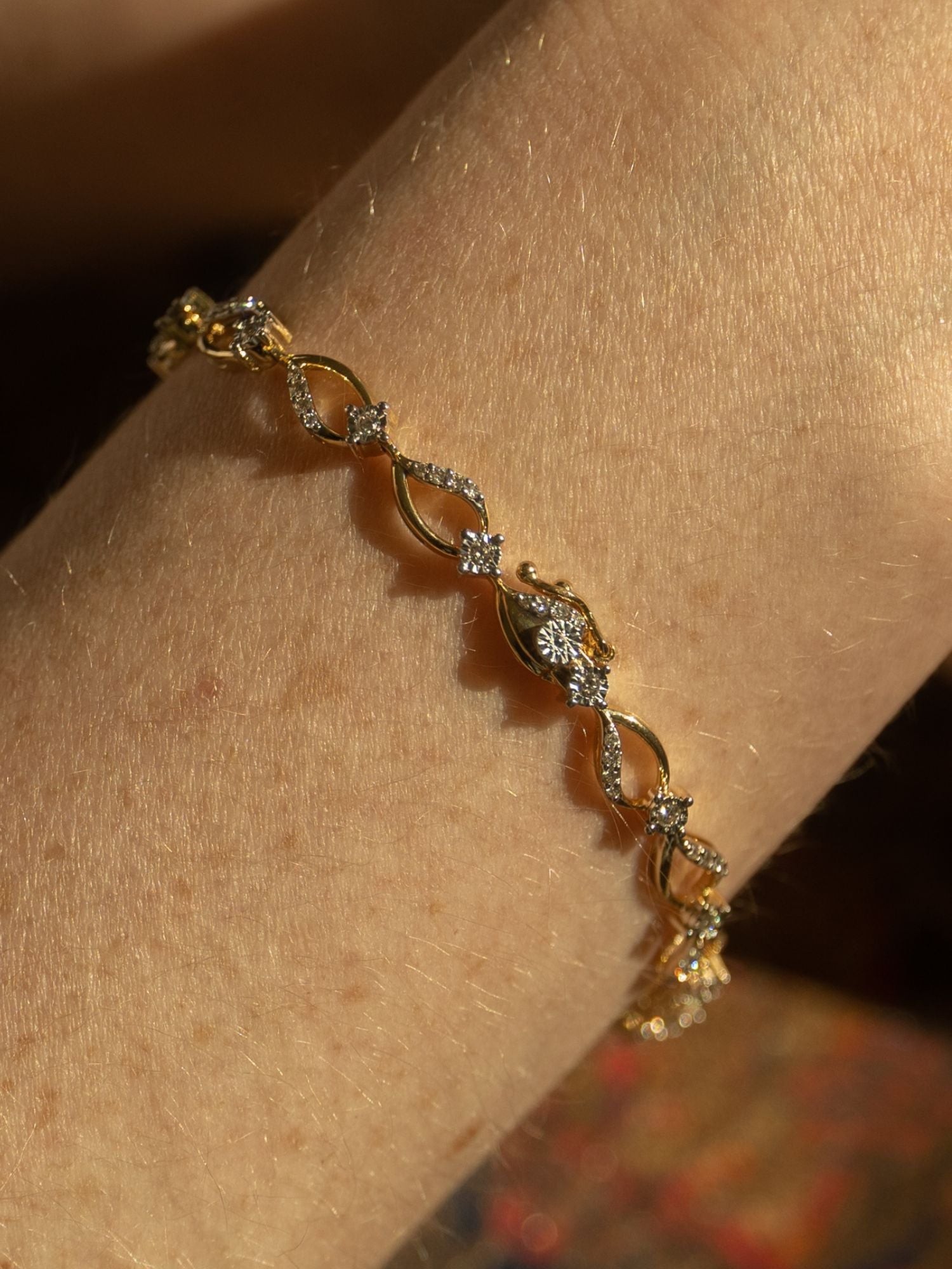 Rack Jack Female Mom Diamond Studded Safety Pin Bracelet - Gold, 12 Gms at  Rs 330/piece in Mumbai